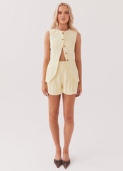 Born For Bordeaux Linen Shorts - Lemon